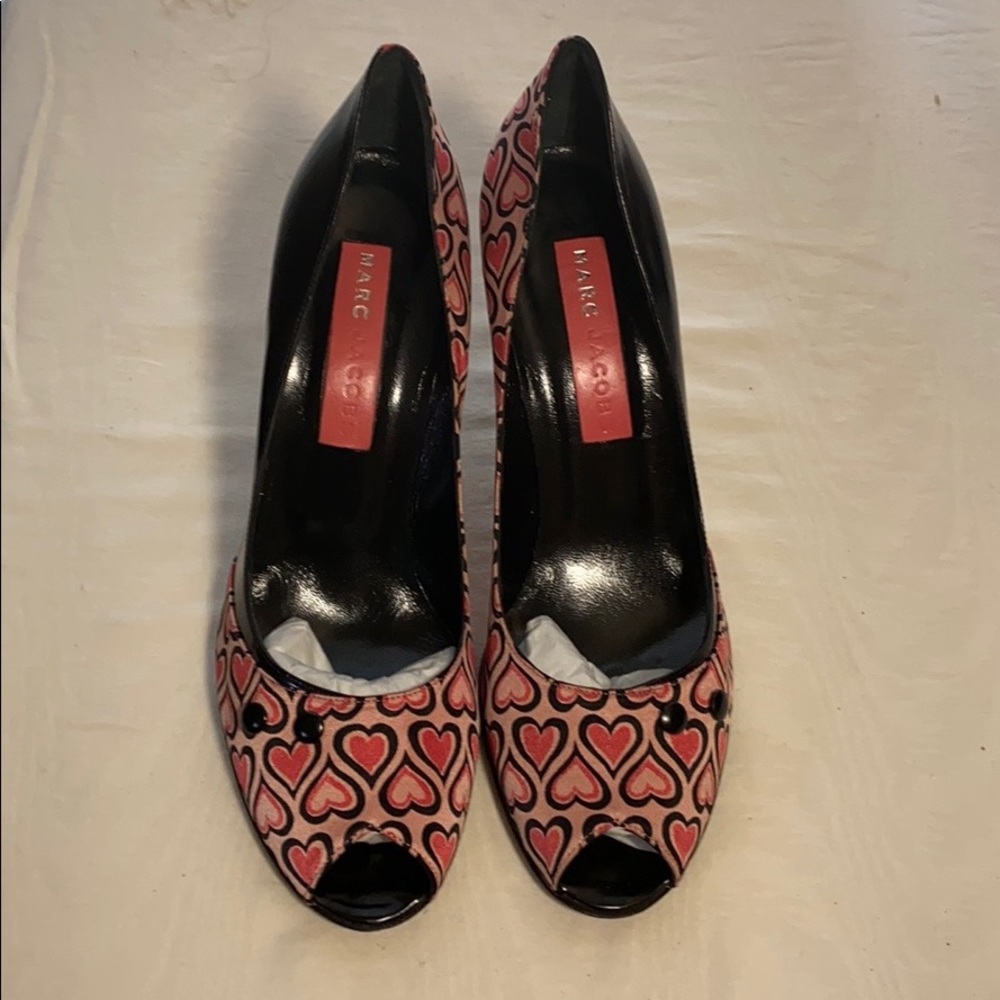 NIB MARC JACOBS FAB HEARTS PINK 9